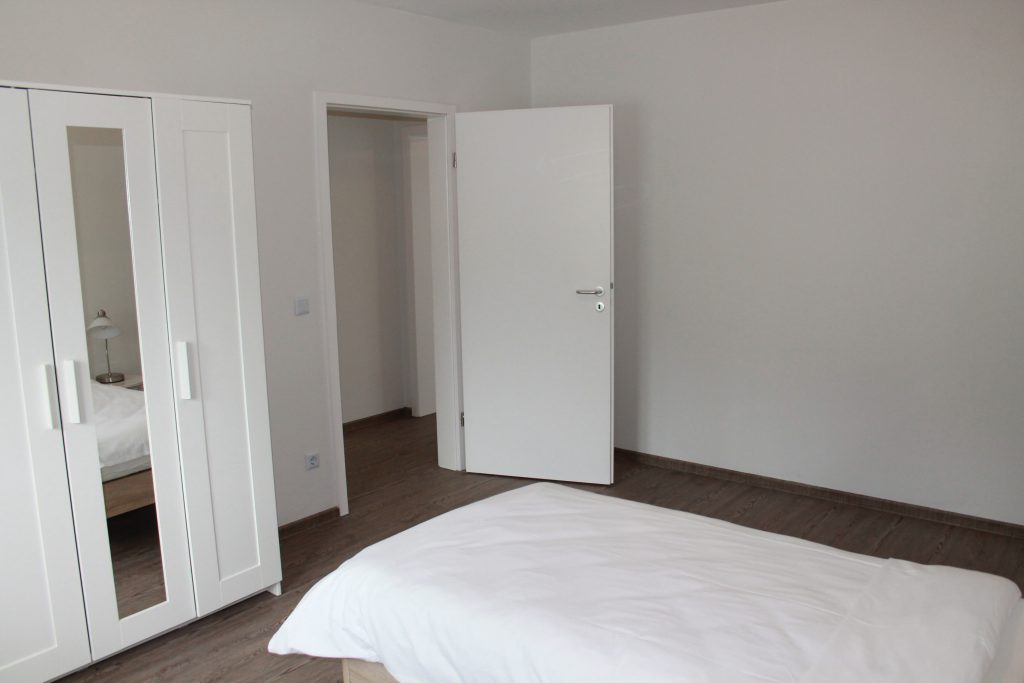furnished apartment available in Frankfurt